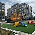 Gm 2 East Gate Lux
