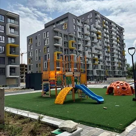 Gm 2 East Gate Lux