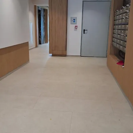 Gm 2 East Gate Lux Апартаменти *